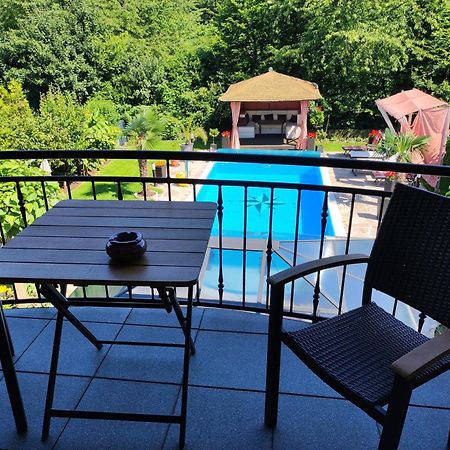Ferienwohnung "Sanssouci", Muelheim Selbeck Mülheim an der Ruhr Exterior foto